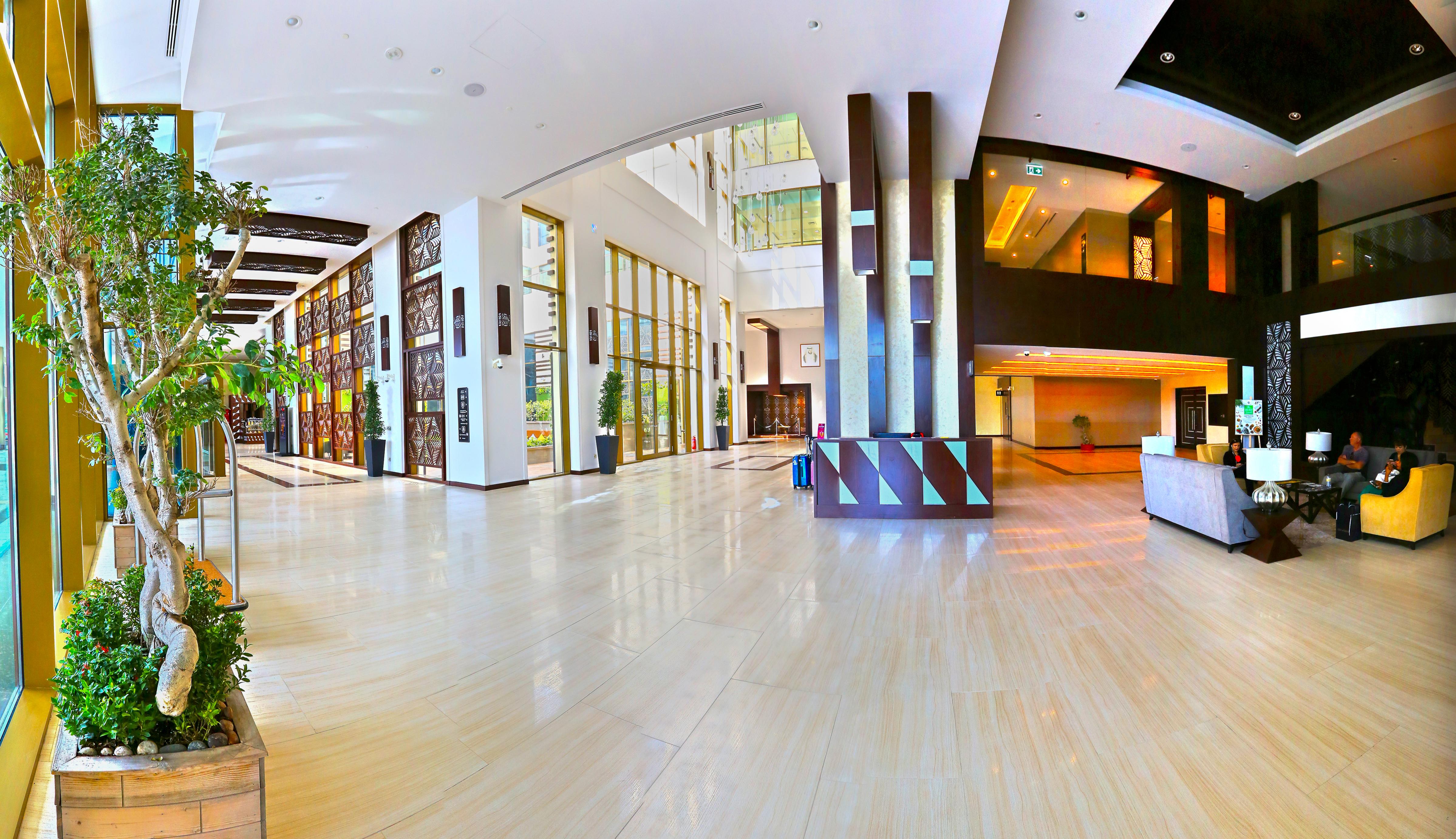 Metropolitan Hotel Дубай Екстериор снимка
