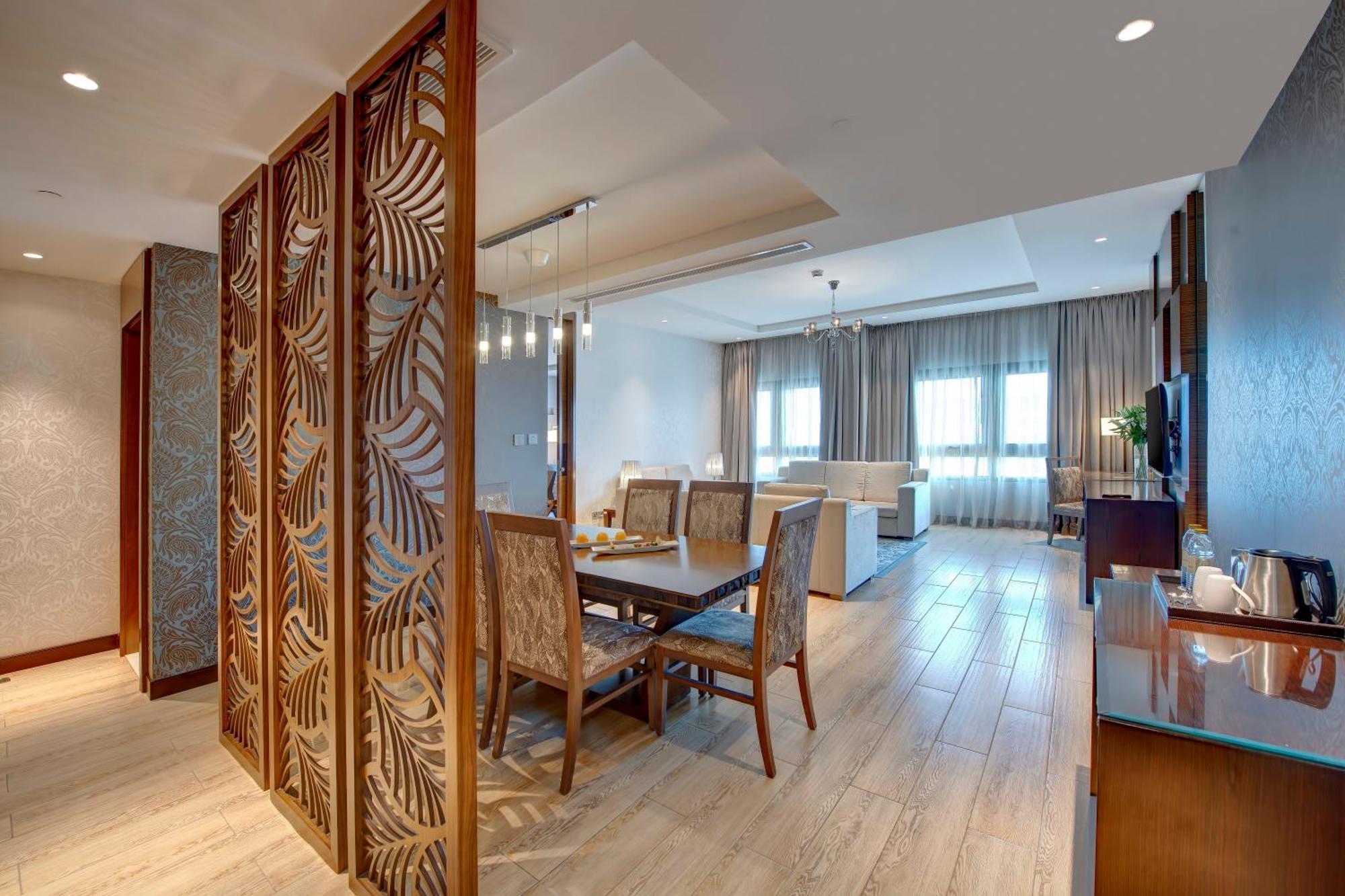 Metropolitan Hotel Дубай Екстериор снимка